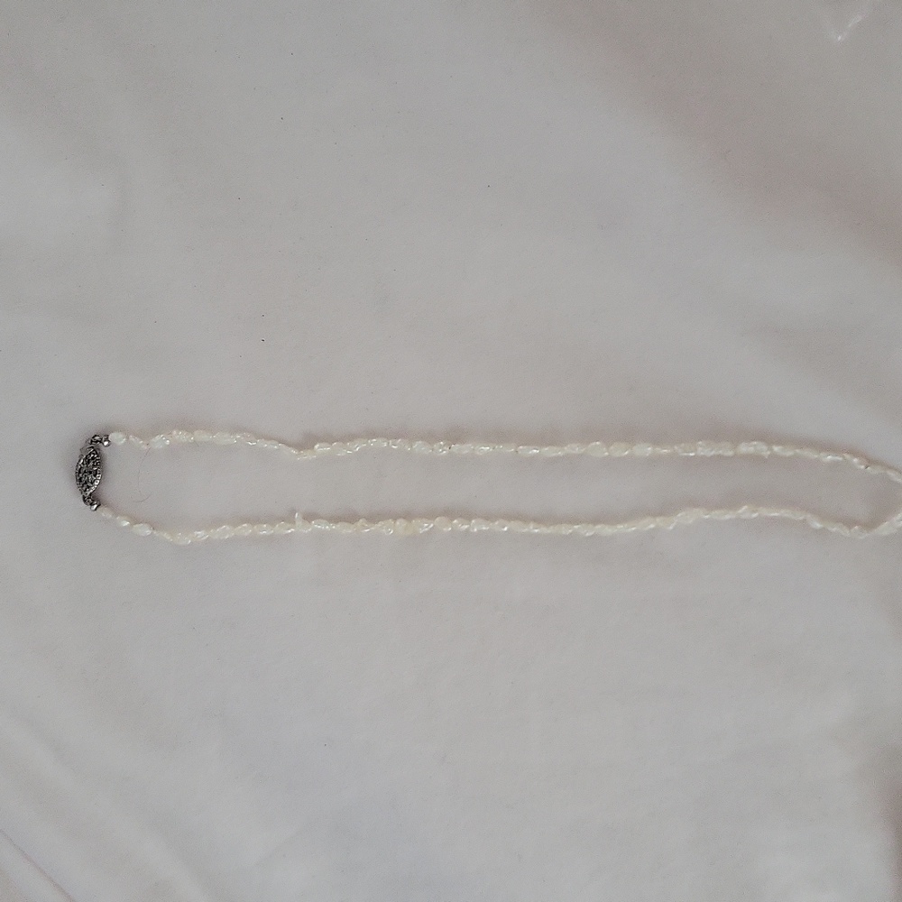 White fresh water pearl necklace